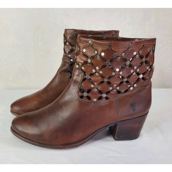 Frye Women Size 10 B Brown Leather Courtney Studded Ankle Boots 71067 Bootie - Picture 1 of 10